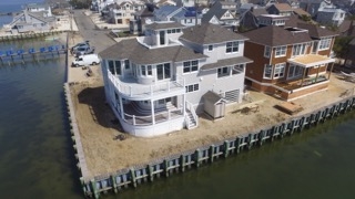 #LBI #Bayfront #VacationRental. 
148 W Delaware Avenue, Beach Haven Terrace
Bedrooms: 4     Bathrooms: 3     Half: 1  
More info mancinirealty.com/rental.php?id=…   Sleeps: 10. Weeks available in Sept Oct. <a href="/mancinirealty1/">Mancini Realty</a> #longbeachisland #jerseyshore #jerseyshorefamilyvacation