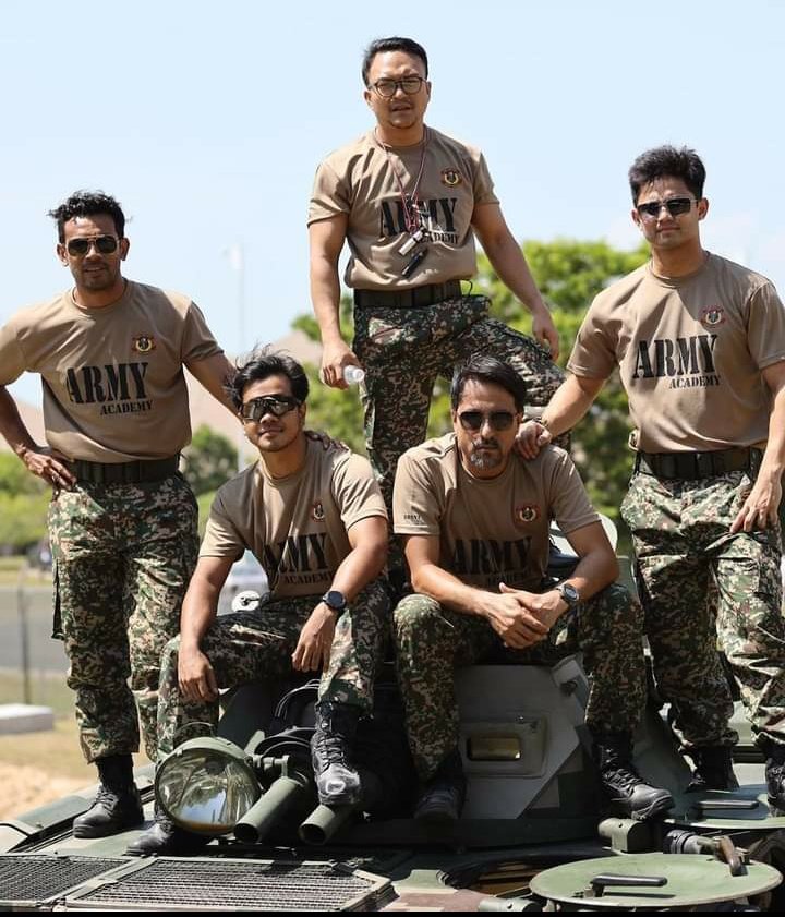 Marchfoward's tweet photo. Filem Bakara akan mula penggambaran Bulan Jun tahun depan. Salah satu filem yg ditunggu @PaanYNWA @zhafvlog 

Mengisahkan perjuangan sebenar anggota 19 RAMD Mekanis menyelamatkan anggota Renjer dan Delta US di Pasar Bakara Somalia pada 3 dan 4 Oktober 1994(Black Hawk Down) https://t.co/WCJjgTaM6e