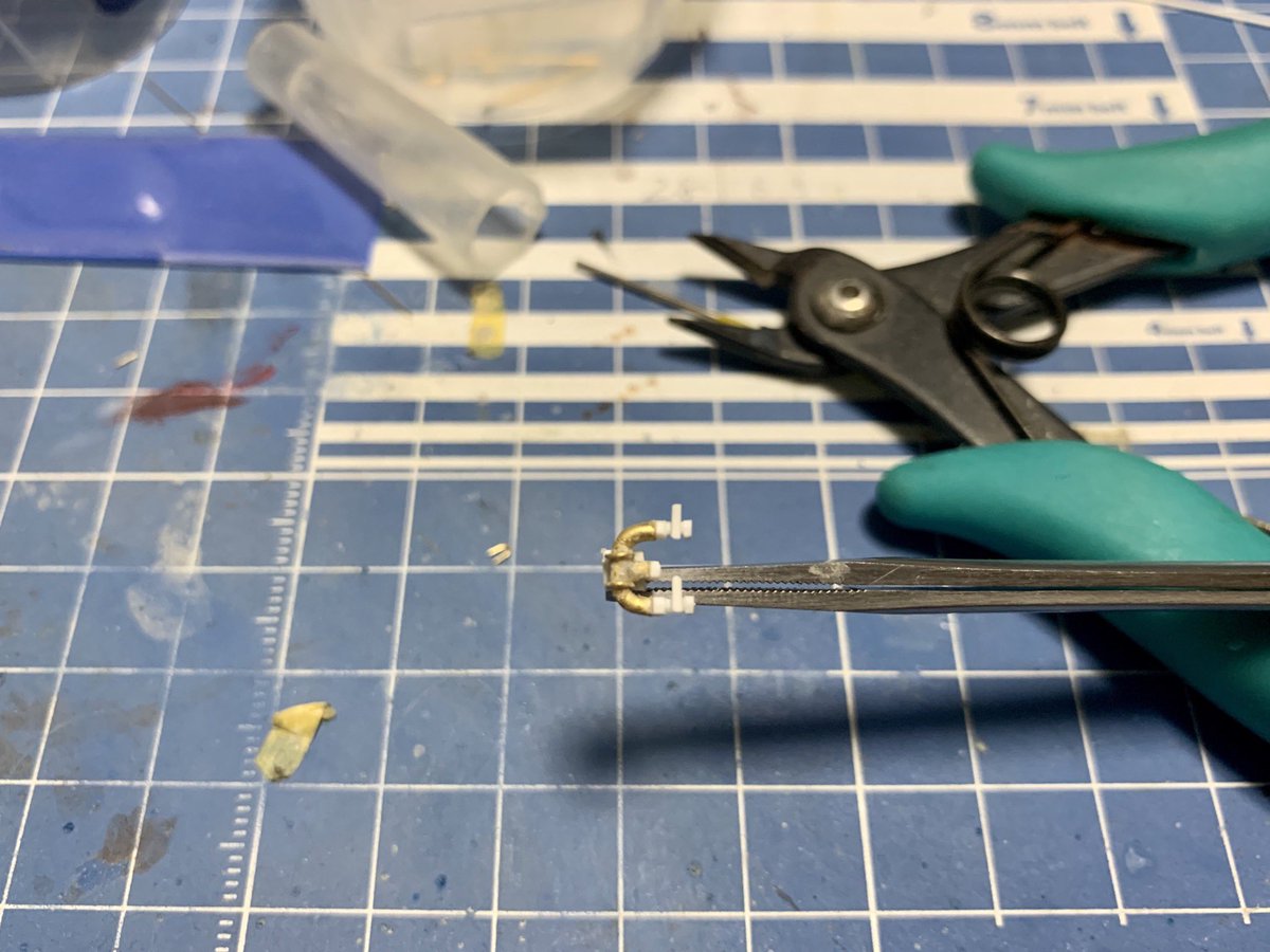 たいやしき 散水の切替バルブを作りました コックも付いています 座席の横に付けます この後コックの先にホースが着きます 少し太い給水ホースも付けました 細い方のホースでお腹に貯めた水を他の機械に分けたり 太いホースで水源から水を吸い取ります