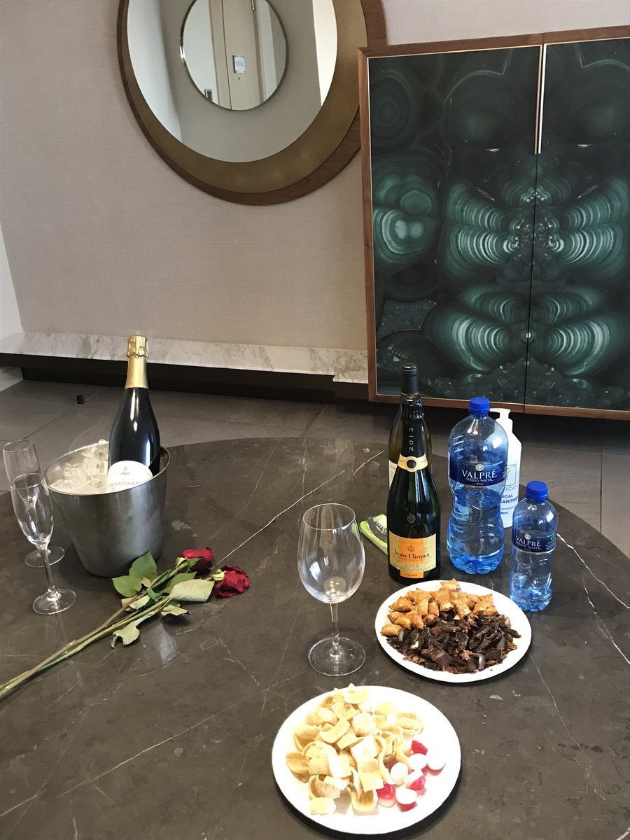 superbaLes tweet picture