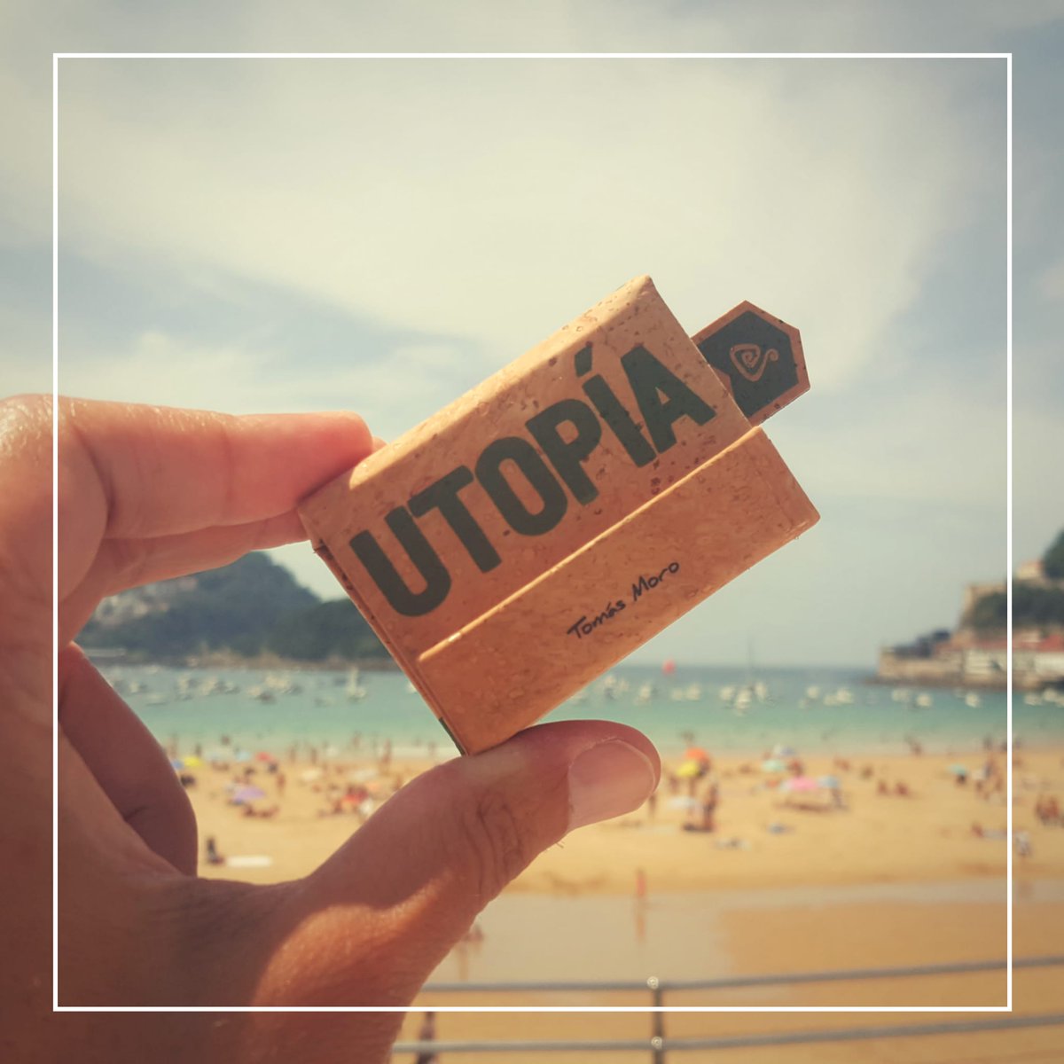 Apuka_Ediciones's tweet photo. No hay mapa, solo camino. El mismo horizonte de diferentes hemisferios.
No importa dónde, no importa cuándo.
Aquí y ahora, el peso del alma.
Tu utopía ☆
#utopía #tomasmoro #minilibros #bukkis #apukaediciones #minilibreríaandante #culturasegura
#literatura #artesanía #ecología https://t.co/QuAzX192KS