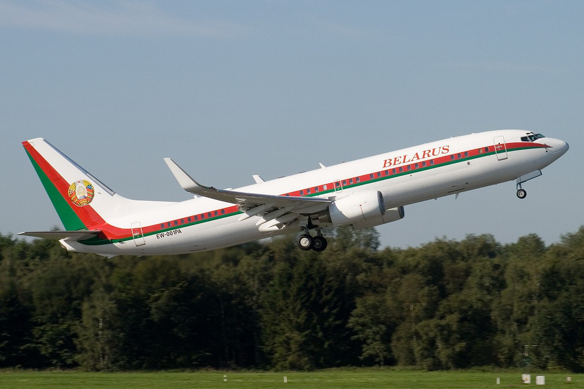 #Belarus: according to media source NEXTA  #Lukashenko's private jet is on stand-by at the airport, fully refueled with the crew ready to go if necessary.Someone's keeping open the option of a quick exit in case the elections go a different way?