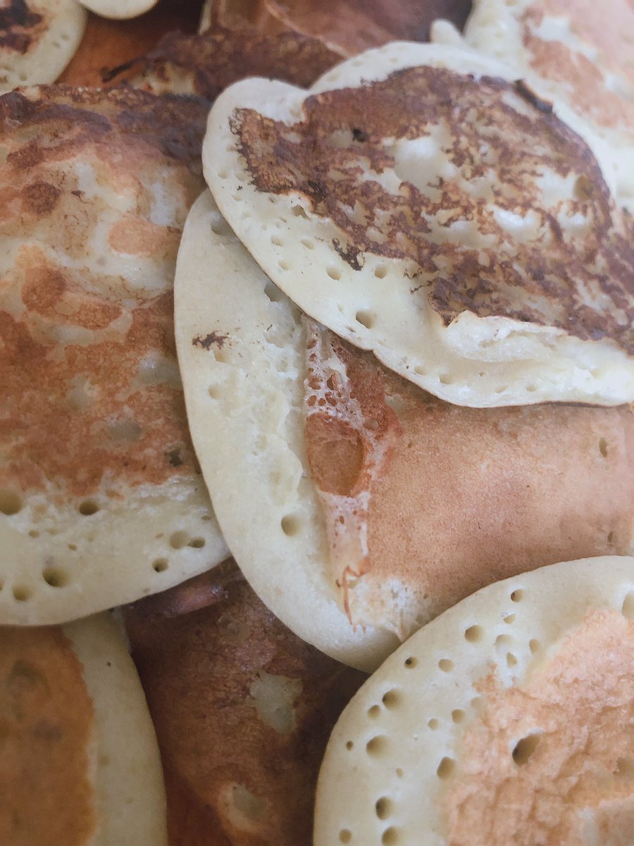 Mpcarbonnet's tweet photo. Petit-déjeuner, goûter, et re-petit déjeuner. Team sucre et cholestérol. https://t.co/UCClr4hxjn