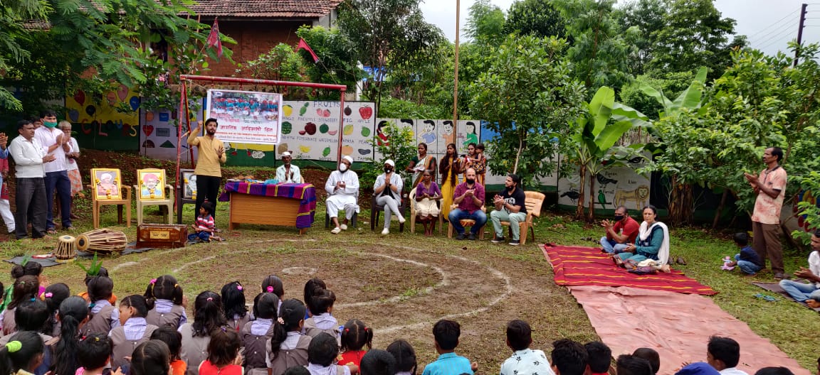 RakhangeBolto's tweet photo. #sundayvibes
Had a wonderful day Celebrating International Adivasi Day wid d #Adivasi #Murbad.
It was 1 of the best days of this #CoronavirusOutbreak
Tysm to @suhailnedaria @ua_shirin
@NiyaziSuhel it was really a pleasant time with ull today.

#STAYTUNED for more Updates https://t.co/KhWixqeXWU