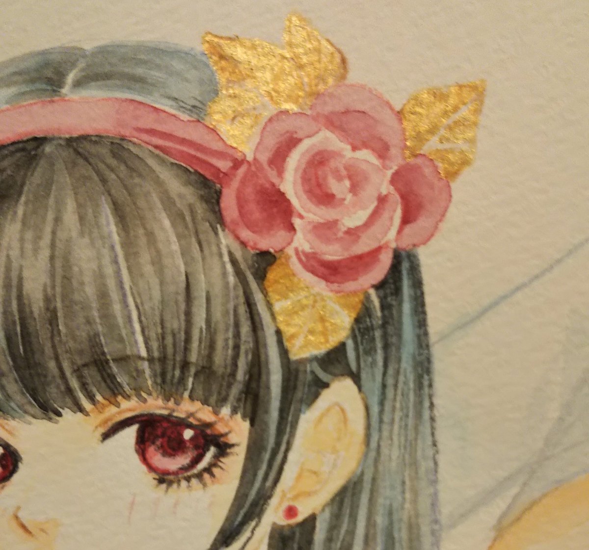 Guy ガイ 可愛い髪飾りが描けた 赤と金は相性が良い気がする アナログ絵描きさんと繋がりたい アナログイラスト 透明水彩 水彩色鉛筆 金色 薔薇モチーフ T Co 9zm31xk86b Twitter