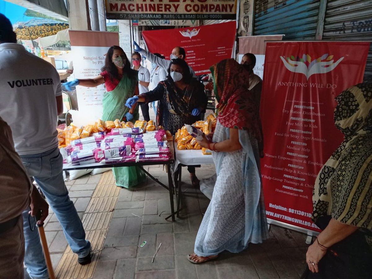 DCPCentralDelhi's tweet photo. Thanks @IrsAman for bringing #AnythingWillDo by @cjdhiman & #SanginiSaheli by @bhardwaj_priyal to distribute Ration&sanitary pads today for GB Road residents @DcpOffice @DelhiPolice @SChoudharyIPS https://t.co/zwH9MzdwQo