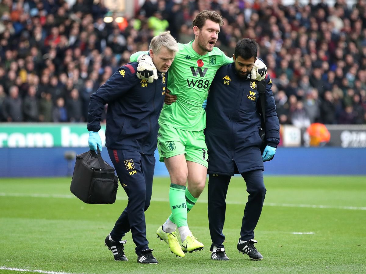 Le match suivant est une petite rivalité géographique, à Wolverhampton. Villa est privé de son gardien Tom Heaton, blessé. Héros de la fin de saison 2018/19, Jed Steer dispute ses premières minutes en Premier League. Il se blesse dès la 8e minute de jeu.