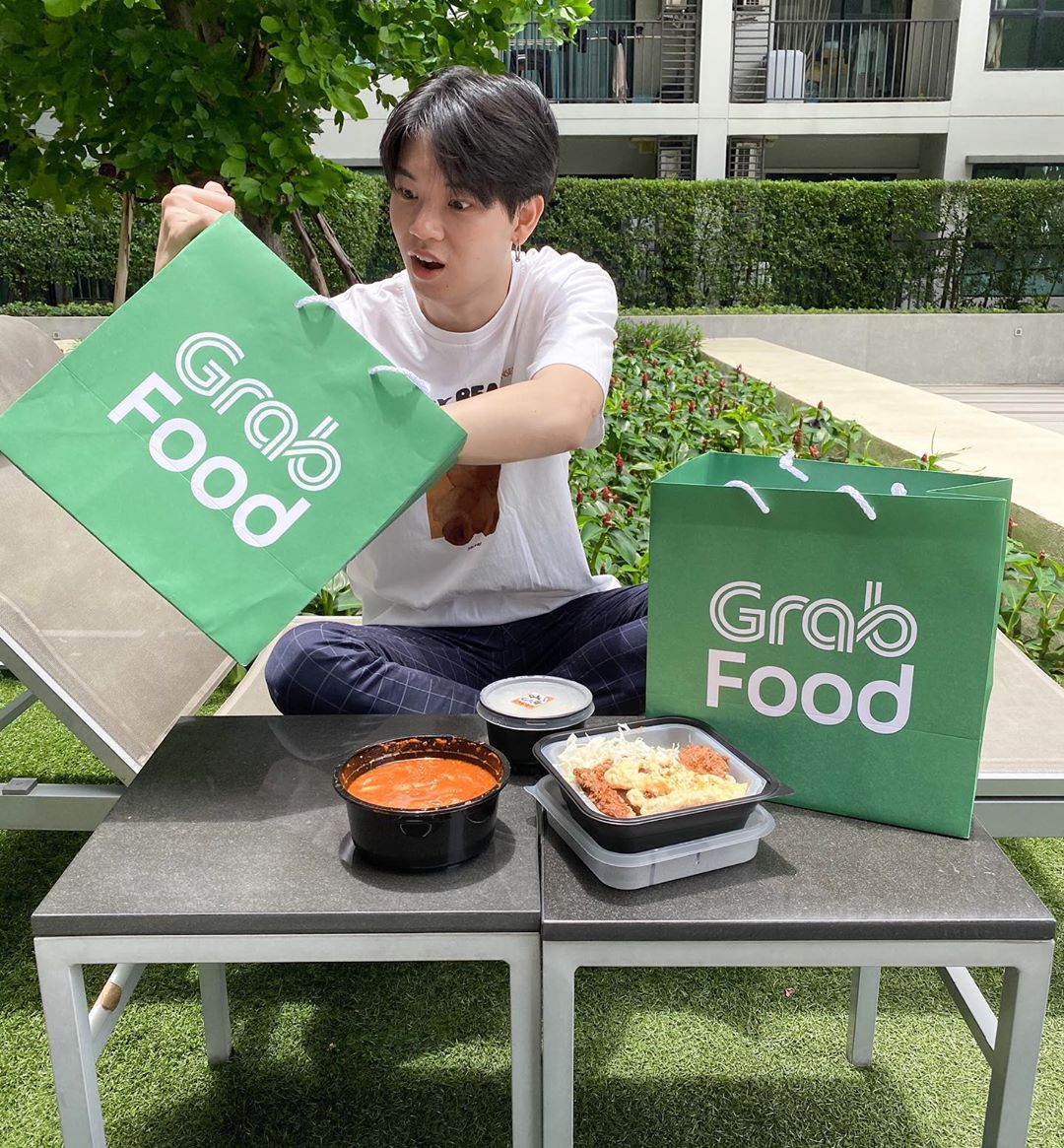 YinTimeCapsule's tweet photo. [IG Trans: 08092020]
🐵: A secret menu in the Magic Box is so good!!!😊 anyone who would like to know on what menu you will get for free when you order Katsuya, just order as I just did! GrabFood Magic Month...
Cont.👇
#GrabFoodTH
#MagicMonth

#yinyin_anw 
#YinWarEngSub https://t.co/PIgky5KT2e
