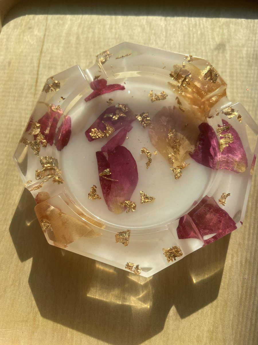 xcosmicroach's tweet photo. I just listed these on my etsy!! go check them out or retweet please 🥰 https://t.co/kpuSyrLbyC https://t.co/YEXPXX9rrb