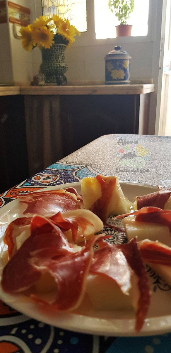 AloraValledeSol's tweet photo. #Álora
En cualquier ocasión, melón con jamón 😋
#Ayquetecomo
#ÁloraValledelSol
#municipioturístico
#ValledelSol https://t.co/4TXVU59u1H