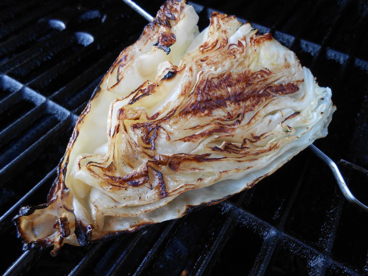 BbqBesties's tweet photo. A nod to trying different things on the #barbecue
Fresh Chicken livers basted with Rosemary and roast Garlic infused Beef dripping
Served with home grown veg
Bbq'd Cabbage
Secret white Onion gravy #homemade
#delicious #Goodfood #bbqlife #UKBBQ #BBQ #LetsBbq #TheGoodLife https://t.co/YLFoynBaKM