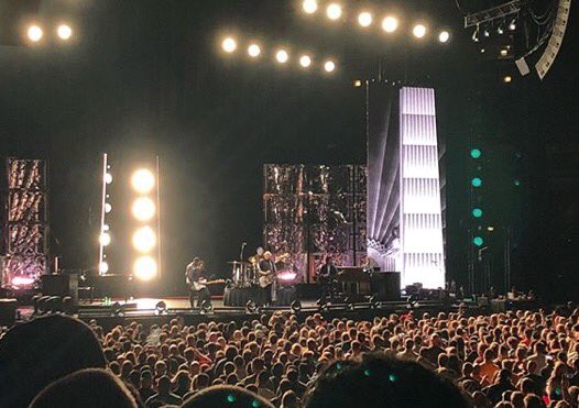 Number 10 already, United Center.It is an arena that hosts big bands and the best hockey team in the world. That’s about all I have to say about it.I’ve seen  @radiohead  @KingsOfLeon  @theblackkeys  @GaryClarkJr  @TheWho  @tompetty  @Tool  @RollingStones  @SmashingPumpkin &ndash; bei  United Center