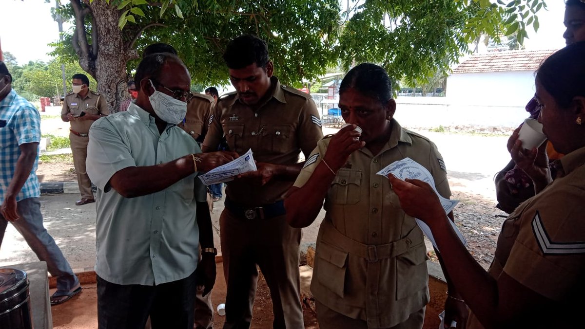 MahayogamF's tweet photo. இன்று காலை 8.8.2020 அறச்சாலூர் காவல்துறையினருக்கு மகா ��பவாத சூப் 120 நபர்களுக்கு வழங்கப்பட்டது #COVID19 #coronavirus #immunityboostingsoup #immunitybooster #Immunity_boosters https://t.co/taYKYkocWS