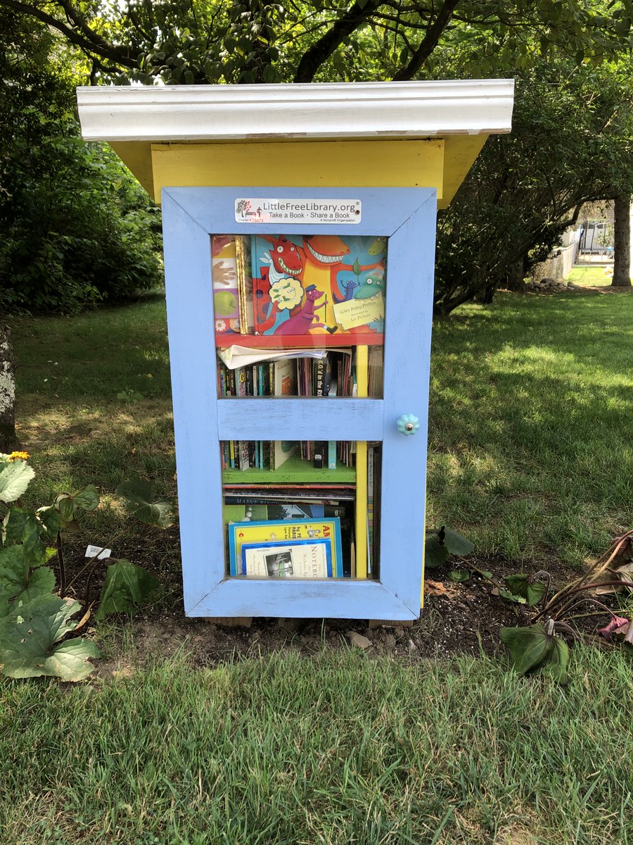 KarolineScheck's tweet photo. Another one in Midland Park! #LtlFreeLibrary #reading #library #community #books https://t.co/LG9iPHsz76