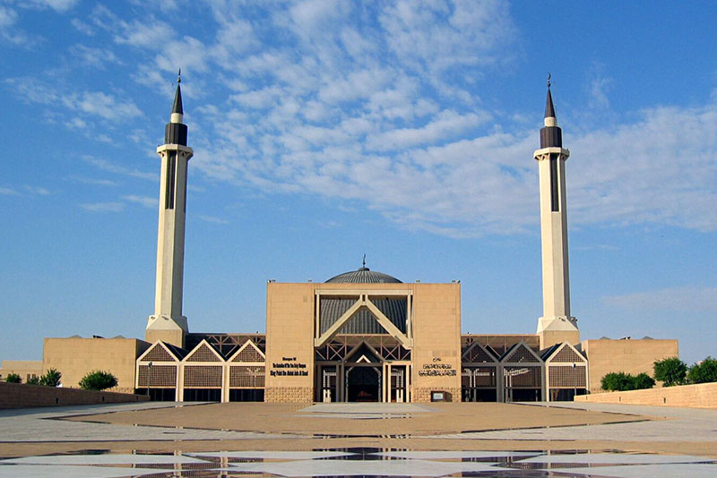 IMSIU_edu_sa's tweet photo. عزيزي الطالب / عزيزتي الطالبة
أنتم روح المجتمع وعماده وطاقته وسر نتاجه وصورة تميزه..
فتسلحوا بعقيدتكم، وتمسكوا بأخلاقكم، واعتنوا بوطنكم، واجعلوه رائداً في العلم والتنمية والمحبة والسلام، ومنارة للدول وقدوة لها.

@idhnews39 https://t.co/HAk4OQs1JL
