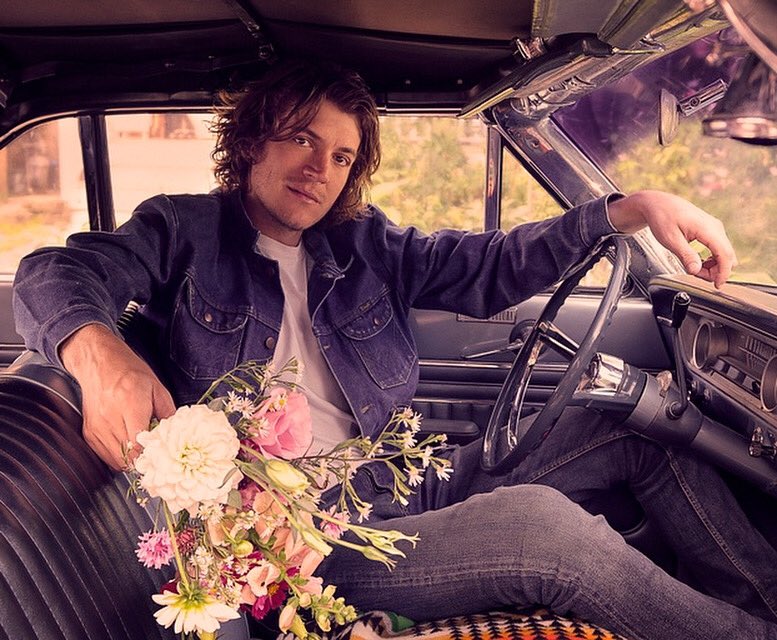 🌺 Happy Sunday folks!! 🎉 We have a really exciting performance this evening for you. Don’t forget to tune into musictogether.ca to check it out ✨

<a href="/DevinCuddy/">Devin Cuddy</a> at 9 pm EST ⚡️

 #musictogether #musictogetheron