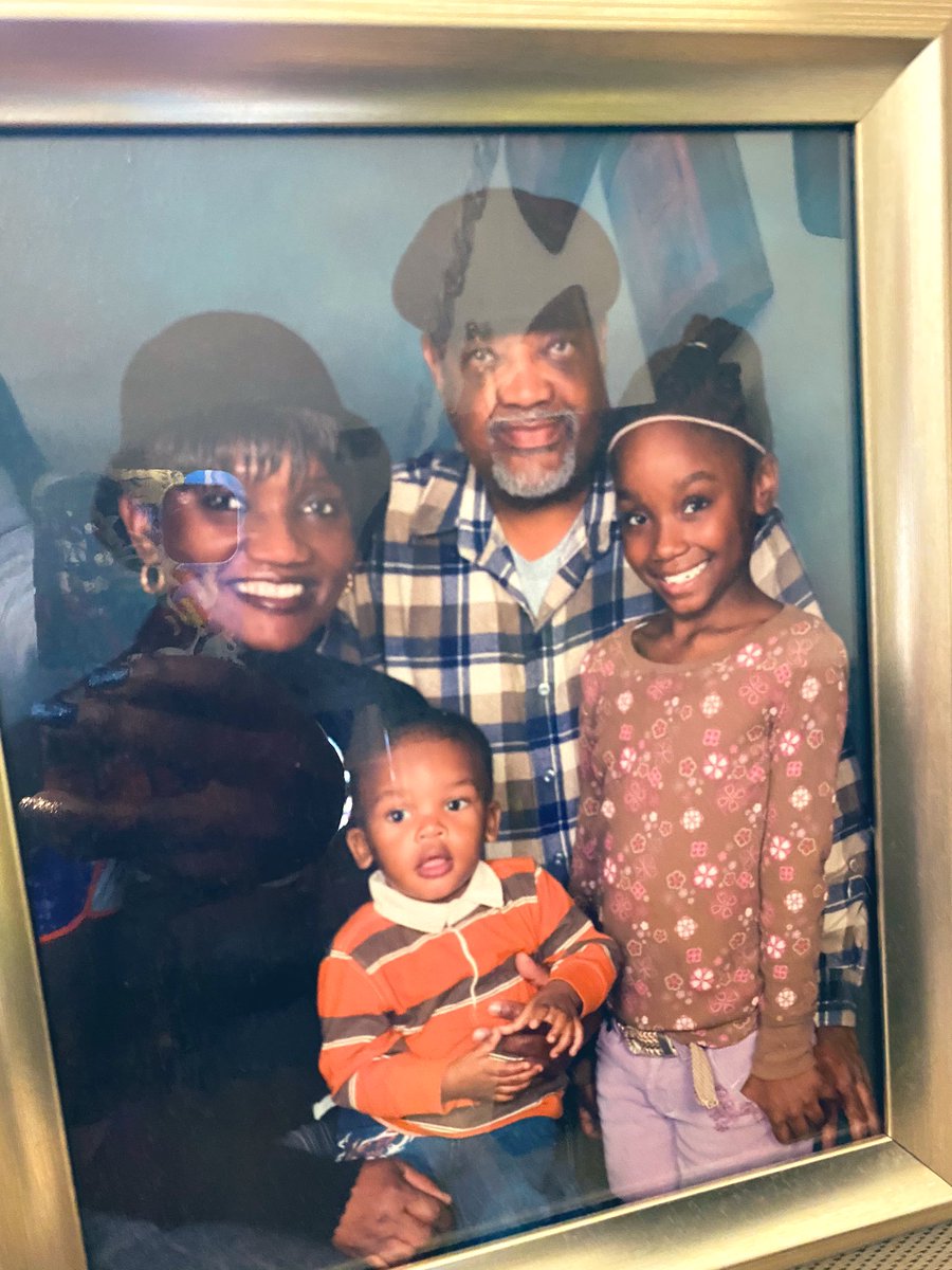 thetionnaellis's tweet photo. Dear Grandpa, Thank you for being my # 1 supporter for the past 20 years. You were my best friend and the rock of the family and now that you’re gonna idk what i’m gonna do. You’re no longer in pain and i know you’re happy. Until we meet again  - Love onna ❤️ https://t.co/6YKz55WBC3