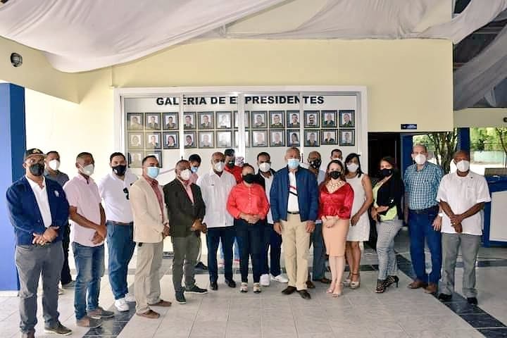 CodiaCentral's tweet photo. El Ing. @dionisionavarro, Pte. nacional, y Agrim. @HanselAbreu4, Pte. de la Regional Norcentral, inauguraron la Galería de Expresidente Juan Ramón Cruz y presentaron el remozamiento de este local.
Más👉 https://t.co/AIukoDW23L
#TodosSomosCodia #CodiaRD #CodiaInaugura https://t.co/Vkx1WENpyj