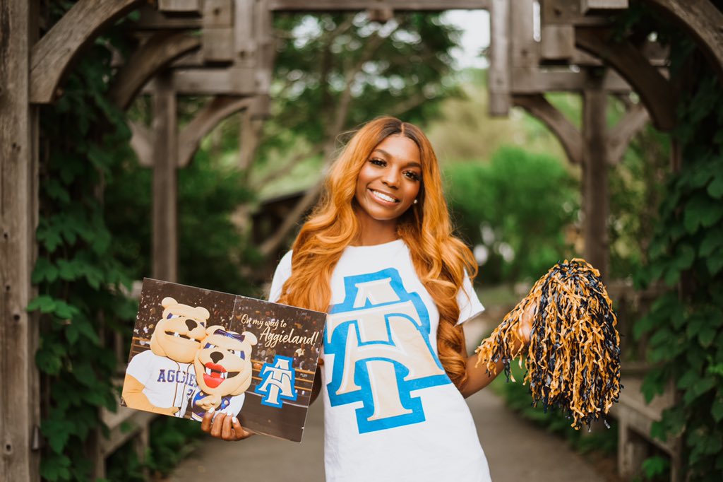 arleigh___'s tweet photo. today is the day 🥳💙💛 #AggieLand #ncat24 https://t.co/2KvjE3YMYR