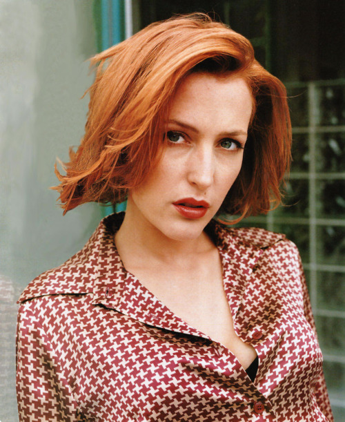 Happy birthday to American-British actress Gillian Anderson, born August 9, 1968. 