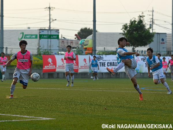 gekisaka's tweet photo. “激戦区・神奈川”会場の大学トライアル、高校3年生36名がライバルチームの選手と“今できること”に挑戦 https://t.co/YO8UHjFgiW #gekisaka https://t.co/mXtoZ4zGC6