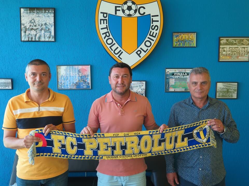 RoFtbl's tweet photo. Former Nantes striker Viorel Moldovan has been appointed manager of Petrolul Ploiesti and will aim to promote the team to Liga 1 as he did with Chindia in 2018-19. 

His previous roles include Auxerre, Romania (assistant), &amp; Romania U21

#Liga2 #Petrolul #Fenerbahce #FCNantes https://t.co/iup7pIU5Ay