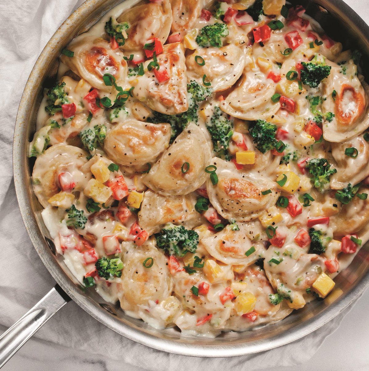 grandmannermag's tweet photo. What's for #dinner? Mini #Pierogy Mac n'Cheese #Skillet ππRecipe courtesy of Mrs. T's Pierogies
Download and print recipe today! https://t.co/JJQve5tQGo #broccoli florets yellow #squash shredded white #cheddar #cheese #pierogies #scallion https://t.co/fjMtswbFHD