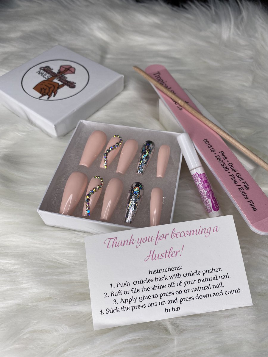 Heyyy school has started back and I’ll be in Clayton on the 22nd. Order your press ons now ladies. I hand make them myself so you can message me a design you’d like. I will also do drop offs. Don’t miss out ‼️ #CSU #ClaytonNotColumbus  💅🏽