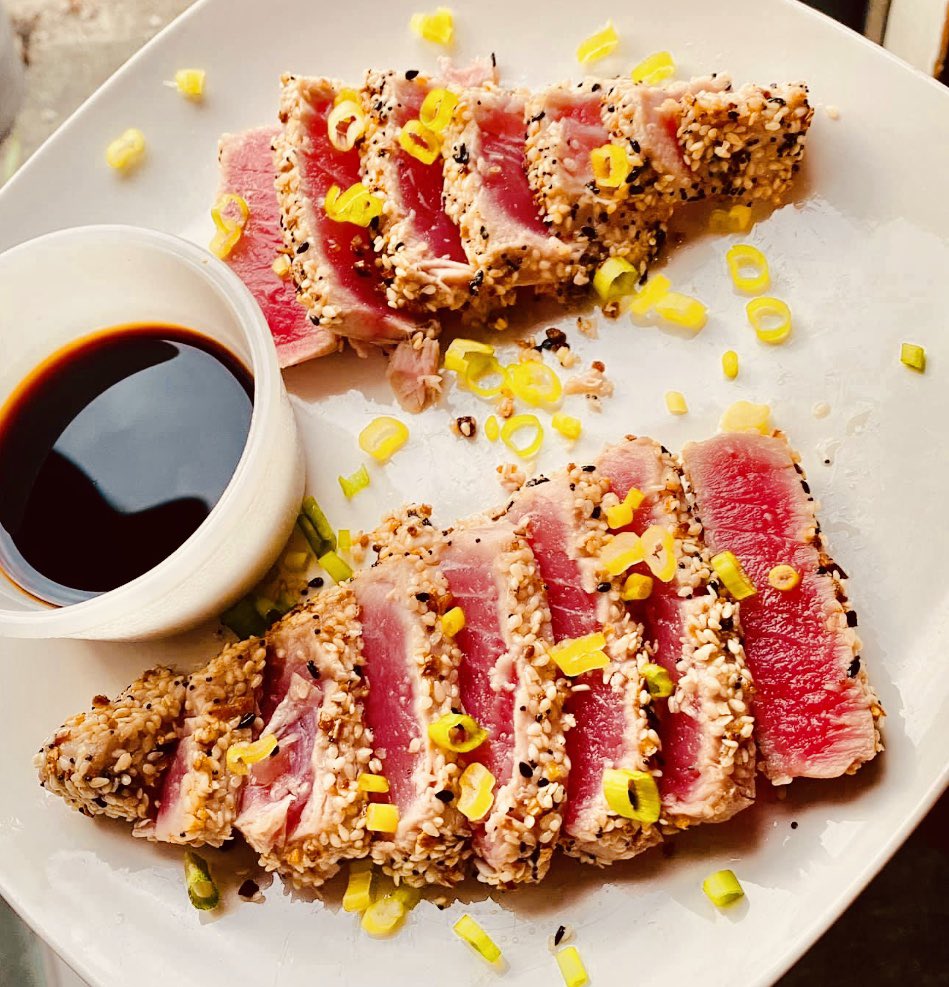 TheFoodie8's tweet image. #AhiTuna #Scallions #SoySauce #LunchIsServed #FreshSeafood #EatPGH #TrueCooks #FullOfFlavor #SundayFunDay 🐟🐟🐟👌👌👌