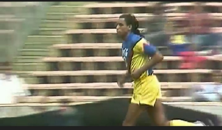 ShinitoJoseLuis's tweet photo. #QuedateEnCasa

#SeAcuerdanDe
➖ADRIÁN CHÁVEZ y el día que jugó de Delantero 
#RetroAmerica https://t.co/AFSfUhXUna