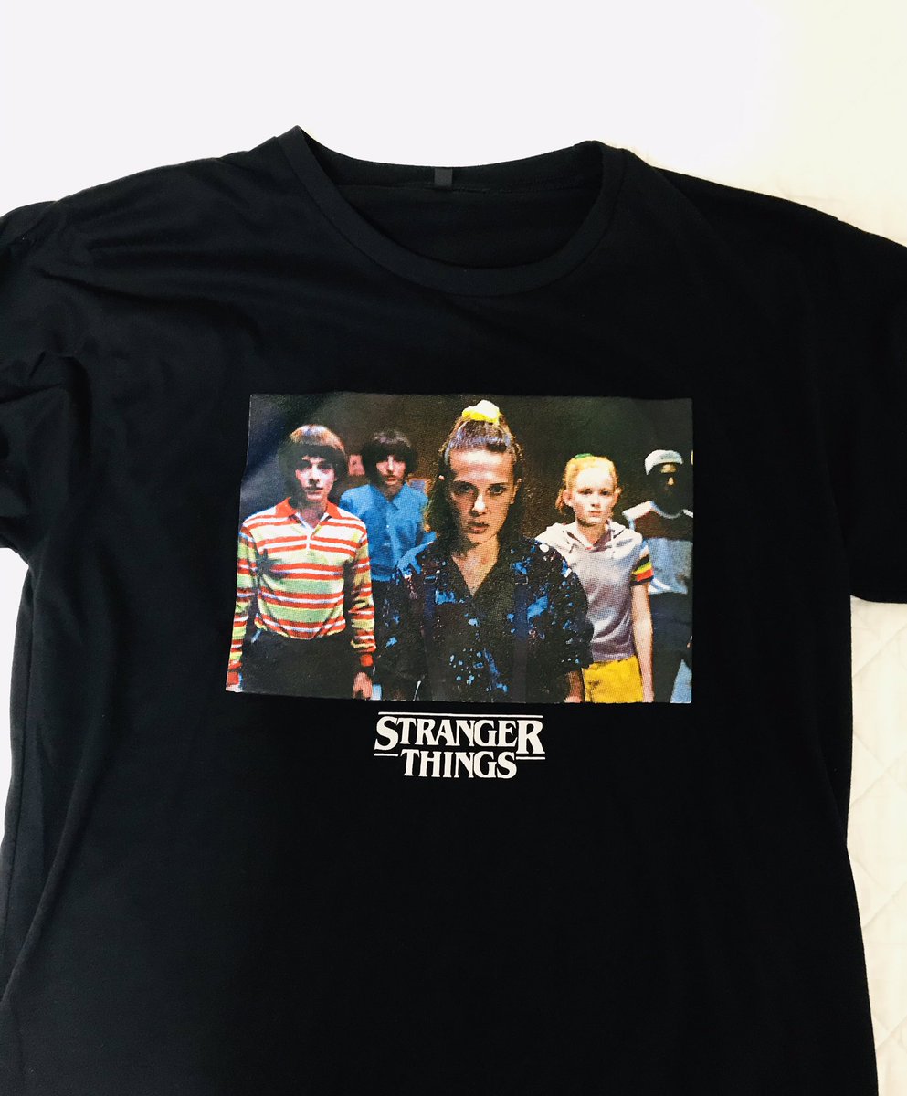「ストレンジャーシングス 」どハマりしてシーズン1〜3まで一気観してしまった。ストレンジャーシングス のTシャツ着ながら。シーズン1のマイク達4人が可愛くてヘッポコでとても愛おしい… 最高です!シーズン4待ってる!!
#ストレンジャーシングス