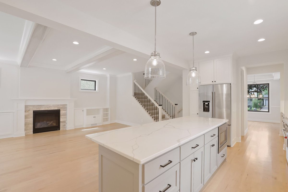 MJLDeb's tweet photo. #Andersonwindows #woodfloors #quartzcountertops #ceramictile #Newhome #Minneapolis #homebuilder #ladyboss https://t.co/uABvKkVpij