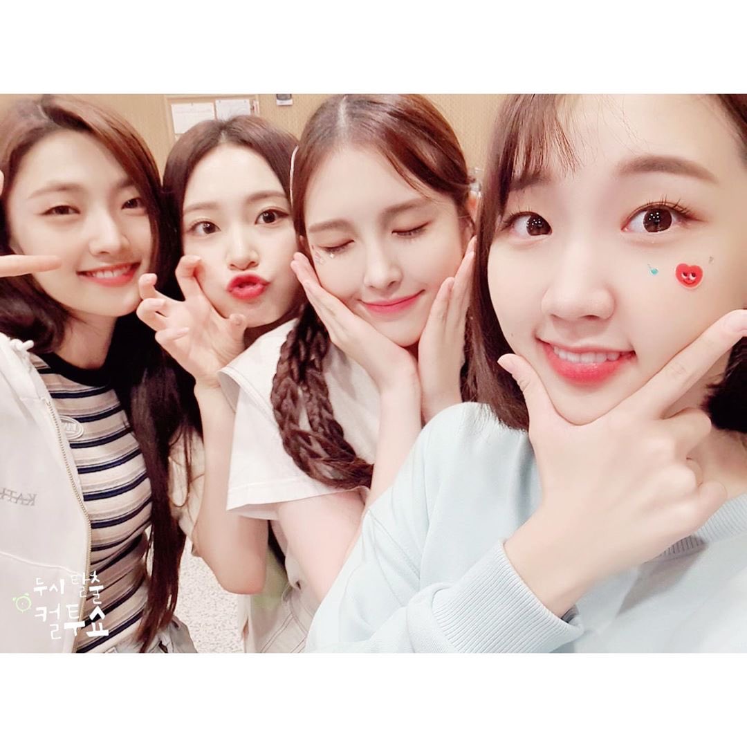 weeeklylog's tweet photo. sbs culto show ig update ♡ 
— #Weeekly #위클리 @_Weeekly https://t.co/jyEkZ2wO7E