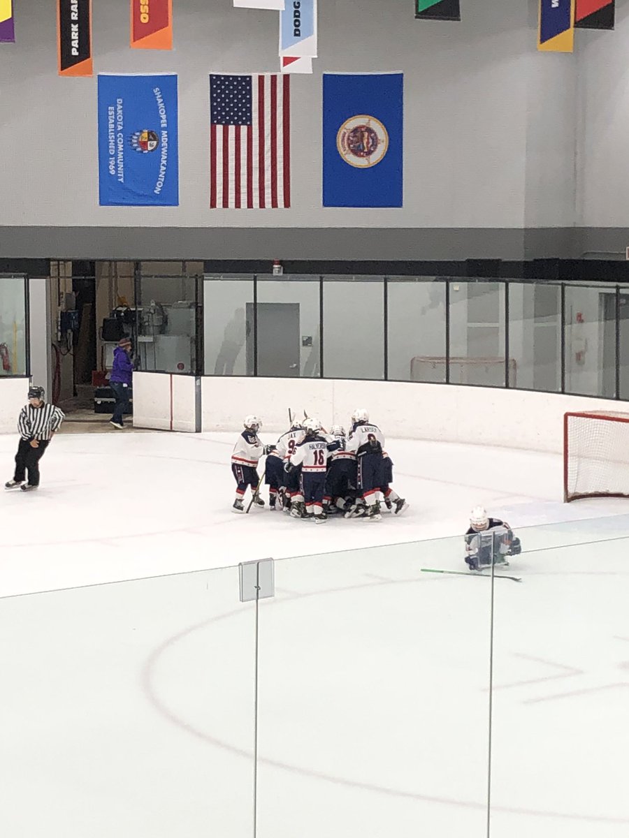 KBjostad's tweet photo. Off to the Championship!@2011_army @BlueArmyHockey https://t.co/kGmiDOy95h