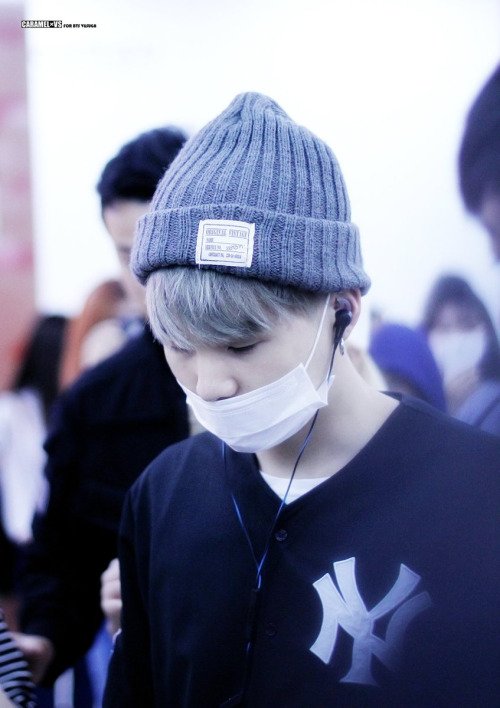 Yoongi in a beanie thread. Bc it is my favorite and it was necessary  #MTVHottest BTS  @BTS_twt