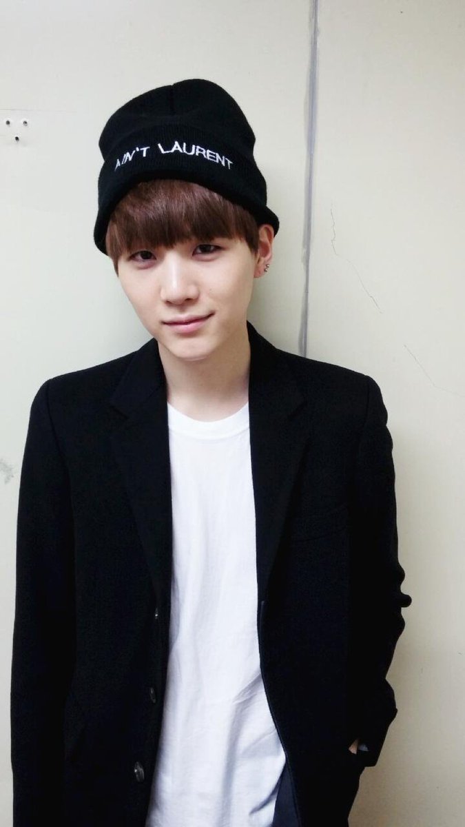 Yoongi in a beanie thread. Bc it is my favorite and it was necessary  #MTVHottest BTS  @BTS_twt