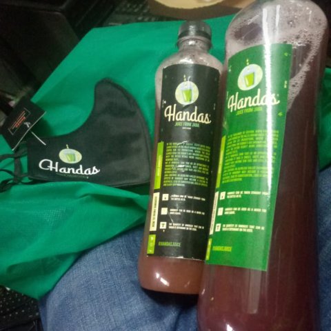 NjagihRassDan's tweet photo. @VinnieBaite @I___amBrad @jayp_morgan @Madollarr @KidWaakanda @_crazynairobian @KUcoolkid @MartoValencia 🤣🤣🤣🤣🤣
They beta handastand #Bringbackbeer https://t.co/Xy60WBicRE