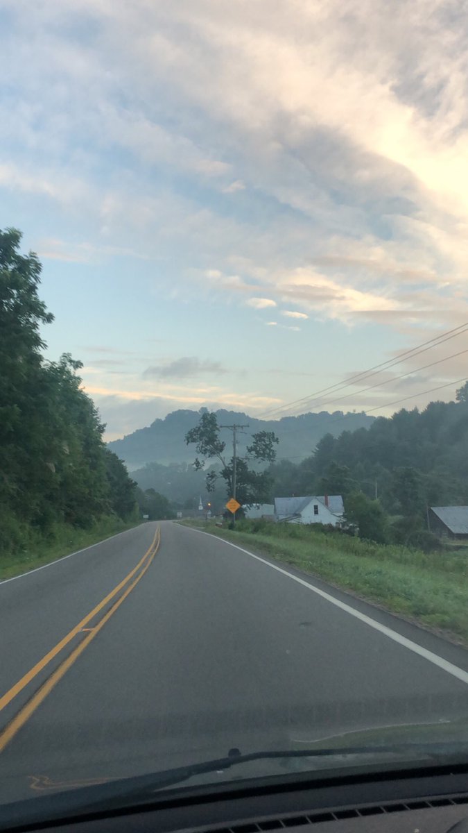 Dowhl00's tweet photo. Thankful to be able to come back and visit one of my favorite places on Earth! Until next time Boone โ๐ป @AppStateSB #ASUSB #AppStateAlumni #Boone #roadtrip #Mountainlife https://t.co/9B3rLUAZkY