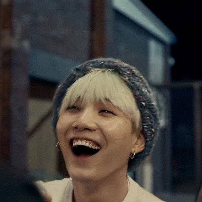 Yoongi in a beanie thread. Bc it is my favorite and it was necessary  #MTVHottest BTS  @BTS_twt