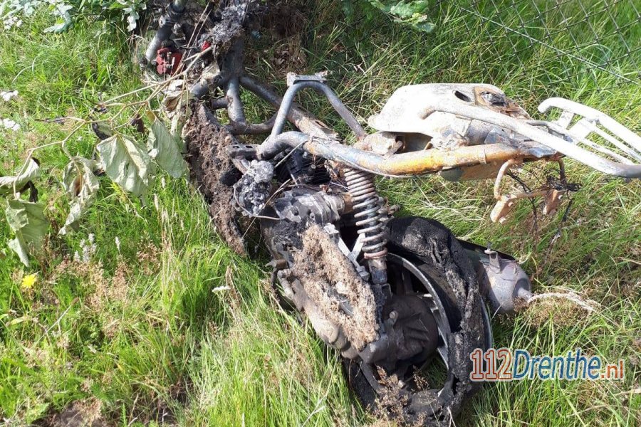 Gestolen scooter uitgebrand teruggevonden in #Emmen. 112Drenthe.