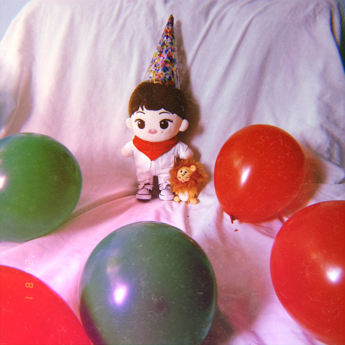 dear_myang's tweet photo. 🍉020899🌵
El día de hoy nació mi cantante favorito, una de las personas más especiales, su nombre es Mark Lee y el día de hoy está cumpliendo 21 años, esté hombre entró a mi corazón ya hace 3 años y medió ok, y llegó para quedarse💞
#HAPPYMARKLEEDAY #MARKLEE  #markzen #Doll #NCT https://t.co/jtaJZlBBuF