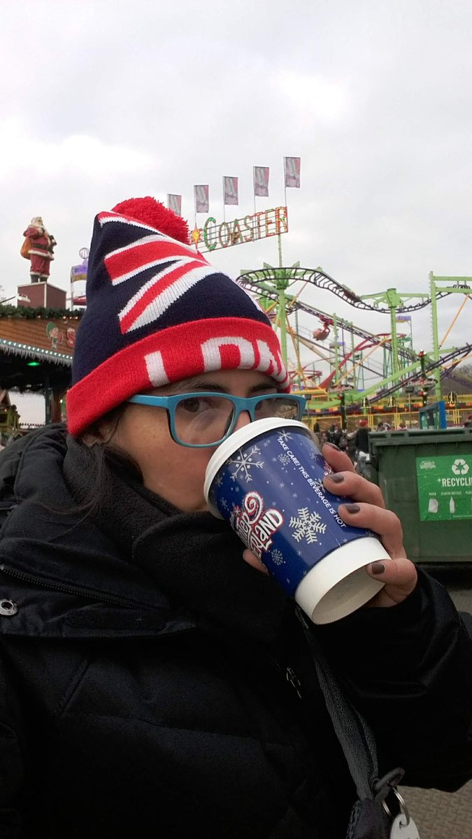 Vickysaint's tweet photo. @todonoticias #EsteFinde Recuerdos de vacaciones navideñas londinenses. #winterwonderland #HydePark https://t.co/UBTt0dS8ge