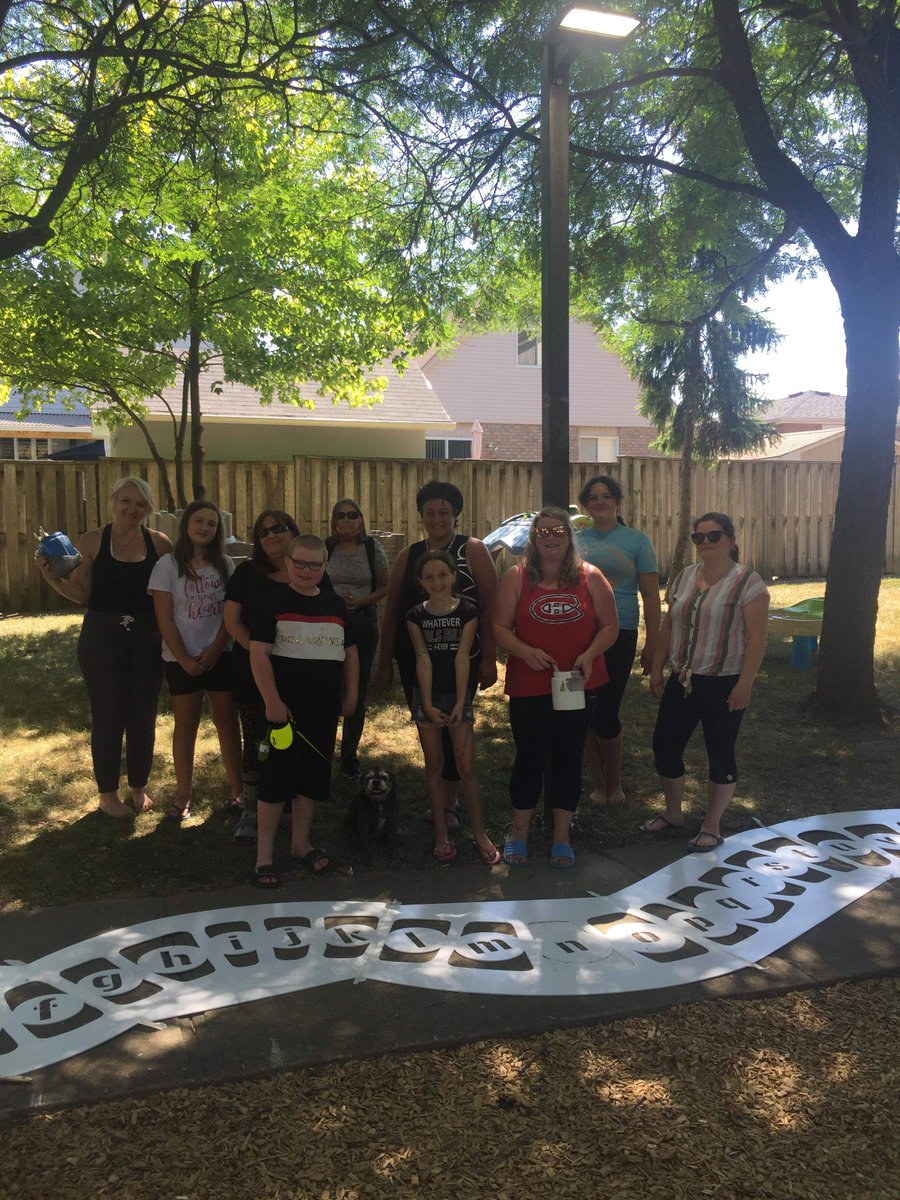 SouthMtnPT's tweet photo. Building community means a lot to these folks who reside in Victoria Park Community Homes. These solid tribe of volunteers painted some outdoor playground games for children π¨π#neighbourhoodengagement
#VPCH
#futureleaders https://t.co/fy7hCxvvvo