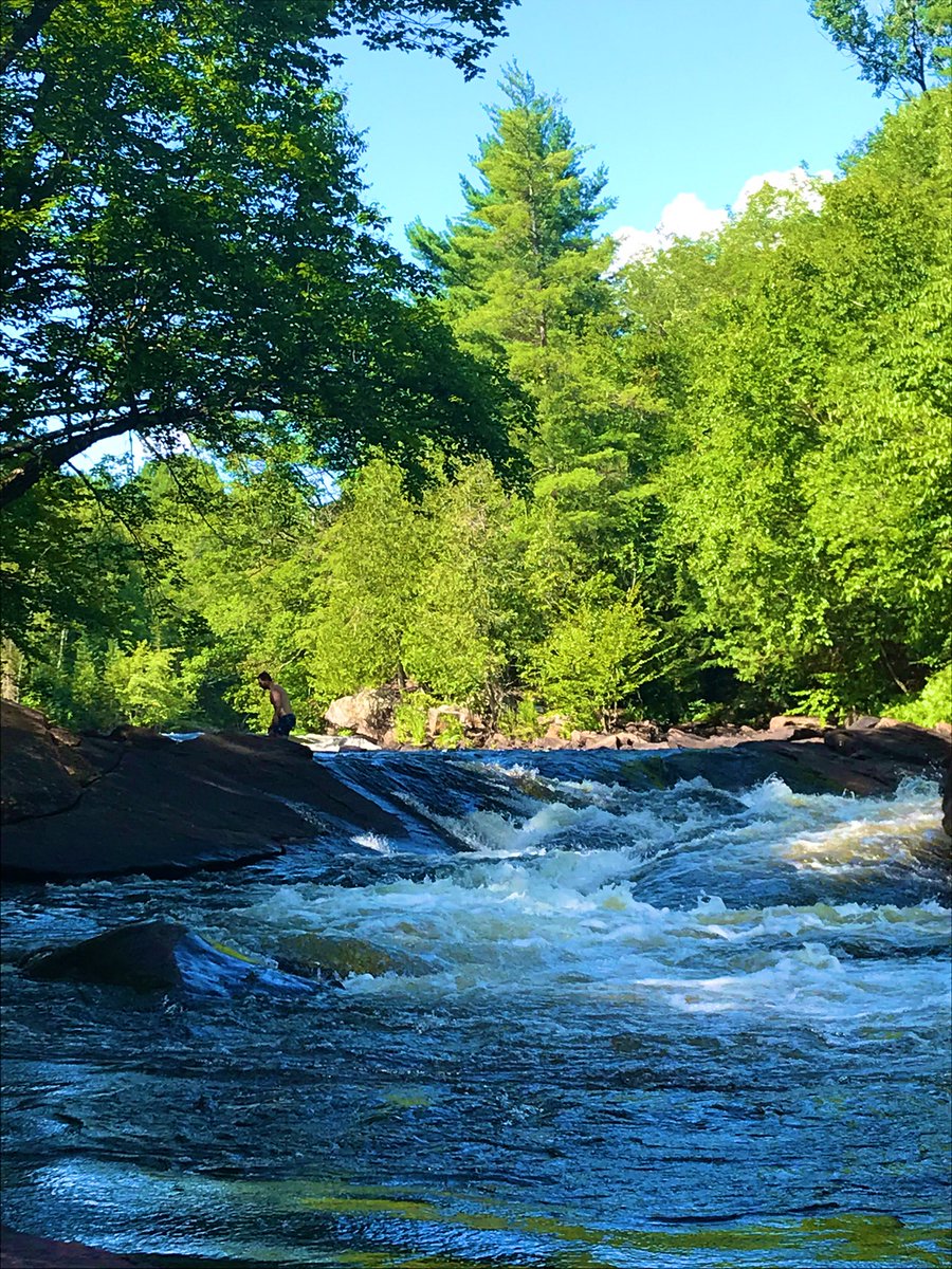 Corrig21's tweet photo. Refreshing day at the water. Rapids & falls never disappoint!
#Ridetherapid #quickswim #Summerdays #OxtongueRapids #OxtongueRiver #RaggedFalls https://t.co/2LIK4giezV