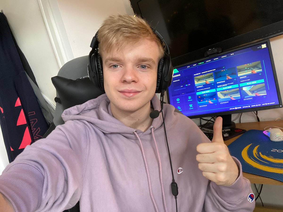 ec1s_'s tweet photo. Hey guys, today marks the start of my collaboration with @aimlab 😊 
It's a training solution that can be downloaded freely to help improve your aim!
↪️ https://t.co/oXeRGO8Eg2

Improving while having fun, cool isn't it?!😋 #ad https://t.co/BWR1Us9flN