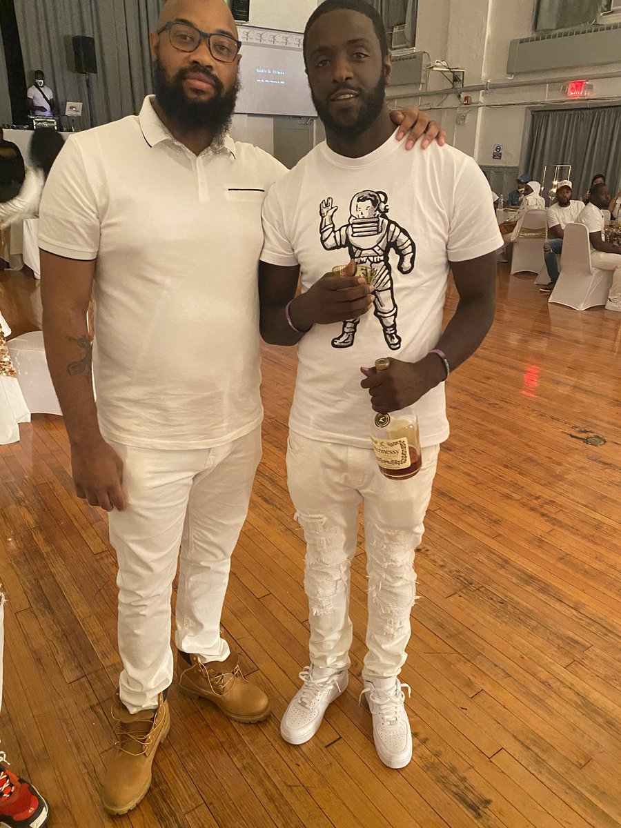 JahmelKendall's tweet photo. A forever thing @Mal7st #LLQUA https://t.co/oivgEkvKPM