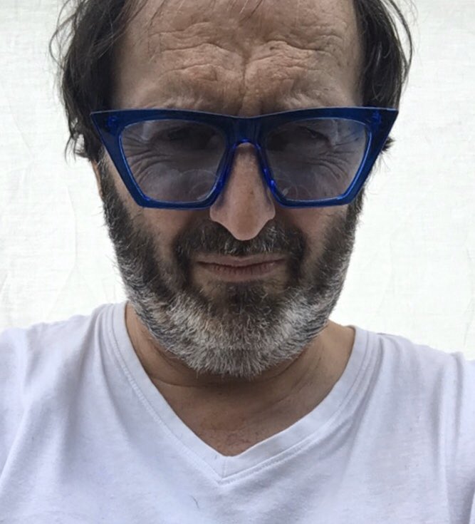 ffp75's tweet photo. #repos #piscine #nager #ecriture #scenario #ete #moisdaout https://t.co/D8y86q6k7X