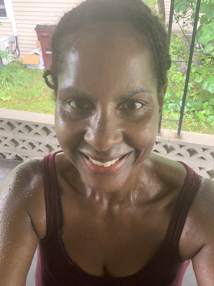 carrl's tweet photo. Caught in the rain on my 12 mile #bikeride #Mindfulness #breathe #wakeupclub ๐ฅ #thankful โ๏ธโจ#SelfCareSunday #SuperSunday https://t.co/72t3lvBHWX