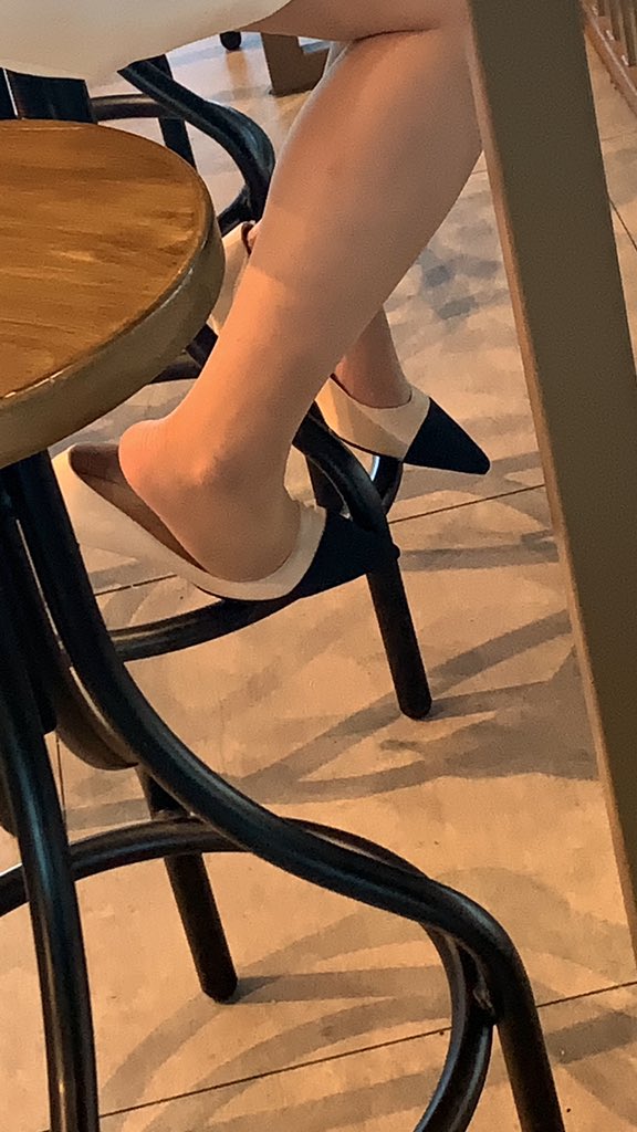 机场遇到一个肉丝少妇～拍了好几段视频～ https://t.co/Hu2JHdtvBK
