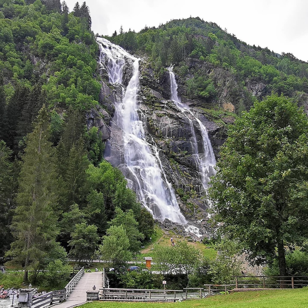 MarcoFalezza's tweet photo. #instagood Se a Verona c'é caldo e afa allora si parte per il fresco! #pinzolo #cascatedelnardis #camping  #moto https://t.co/q1ixscAWY6 https://t.co/A9iDdKRFR8
